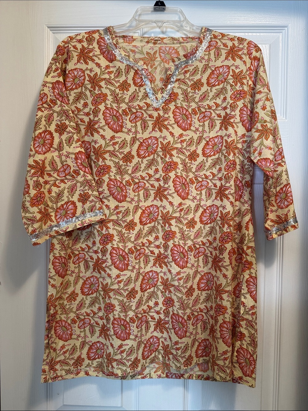 Floral Embroidered V-Neck Tunic Top in Cream and Pink